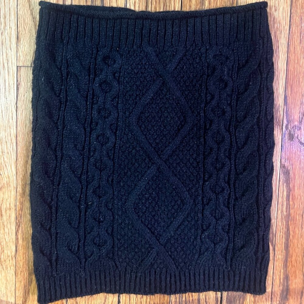 Banana Republic Black Cable Knit Cowl/ Snood